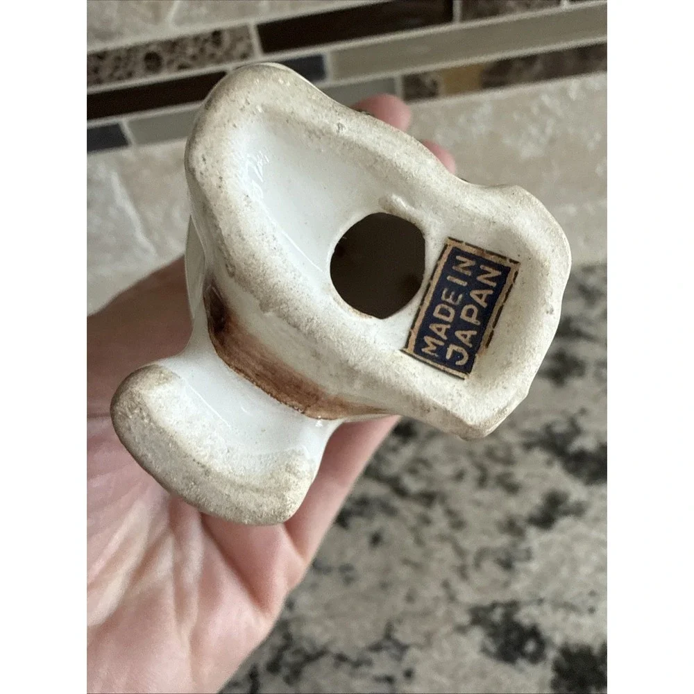 salt and pepper shakers this vintage